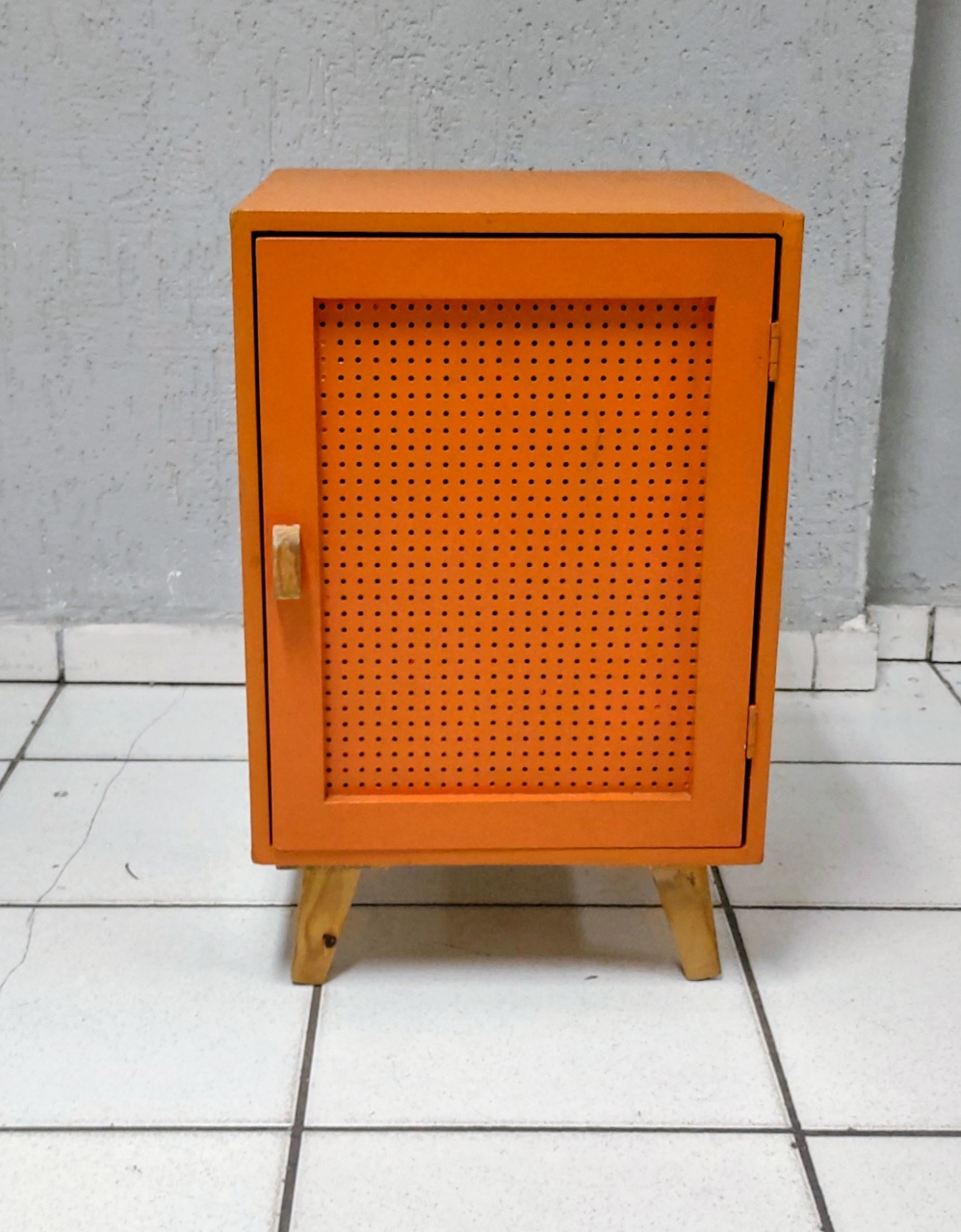 Nicho Com Porta Laranja 62Cm Atl X 40Cm X 40Cm  - BB Festas Aluguel 
