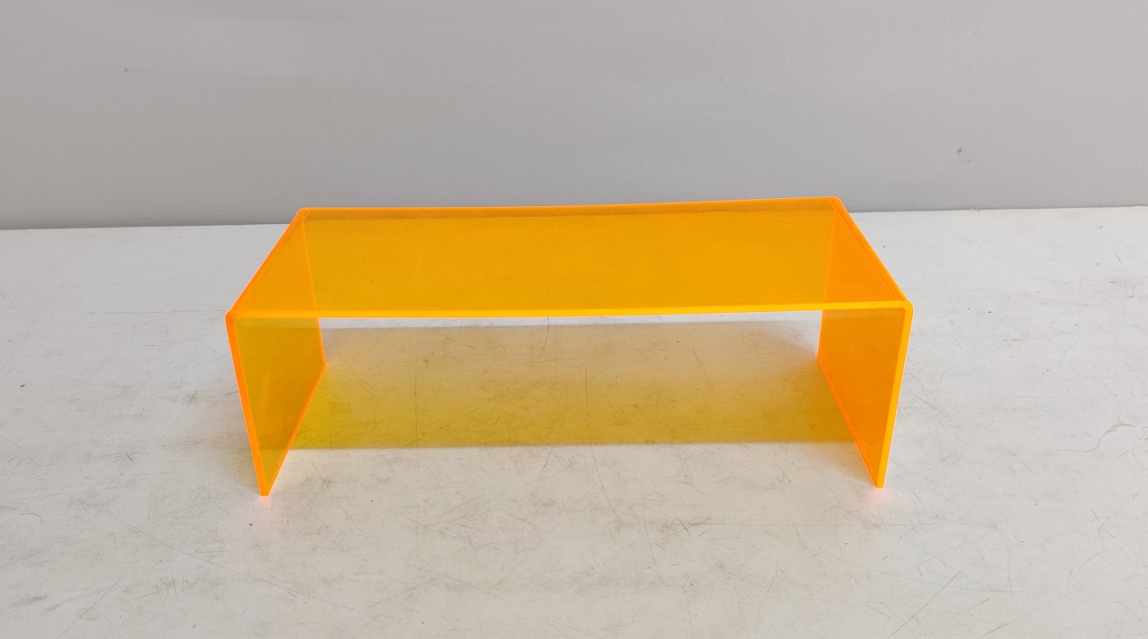 Suporte Acrílico Laranja Neon/G 10Cm Alt X 30Cm Larg X 13Cm Comp  - BB Festas Aluguel 