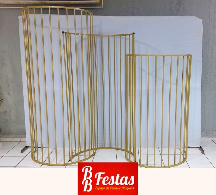 Trio de Estrutura Decorativa Telada Ferro Dourada  - BB Festas Aluguel 