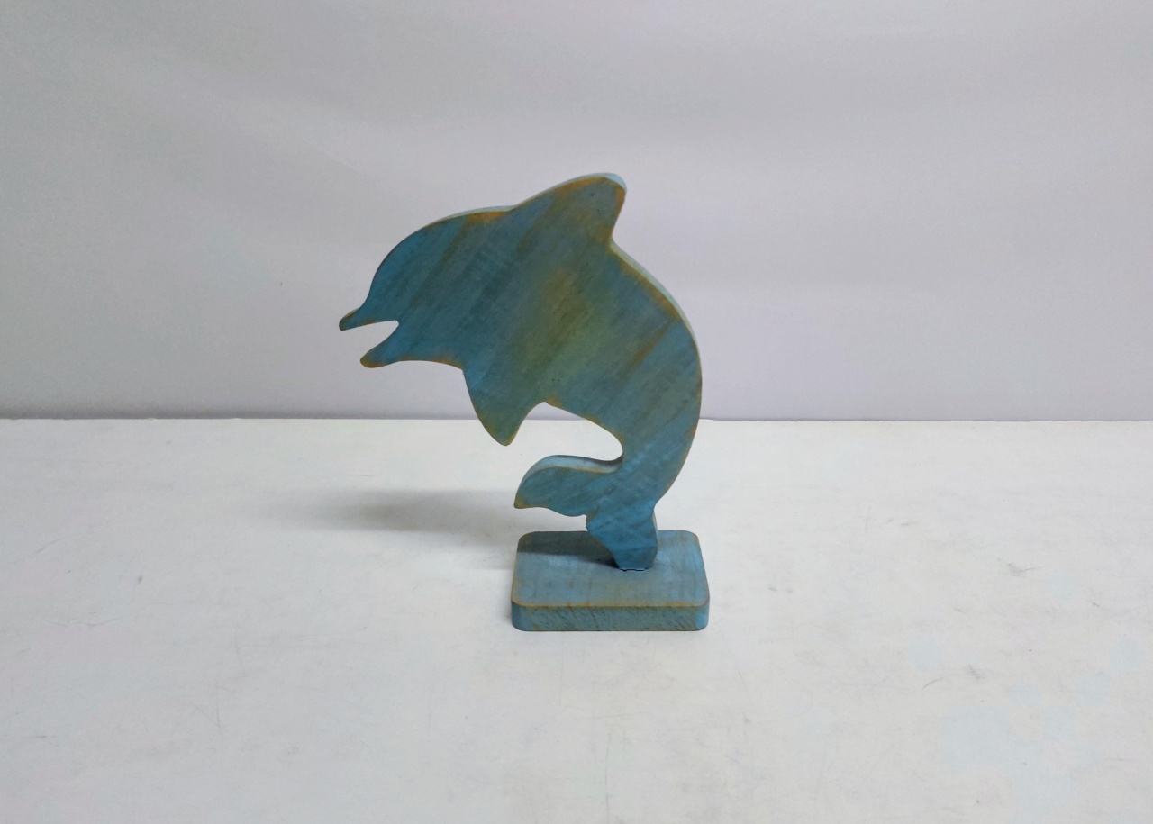 Totem Golfinho Mdf Azul Claro 28Cm Alt X 12Cm Diametro  - BB Festas Aluguel 