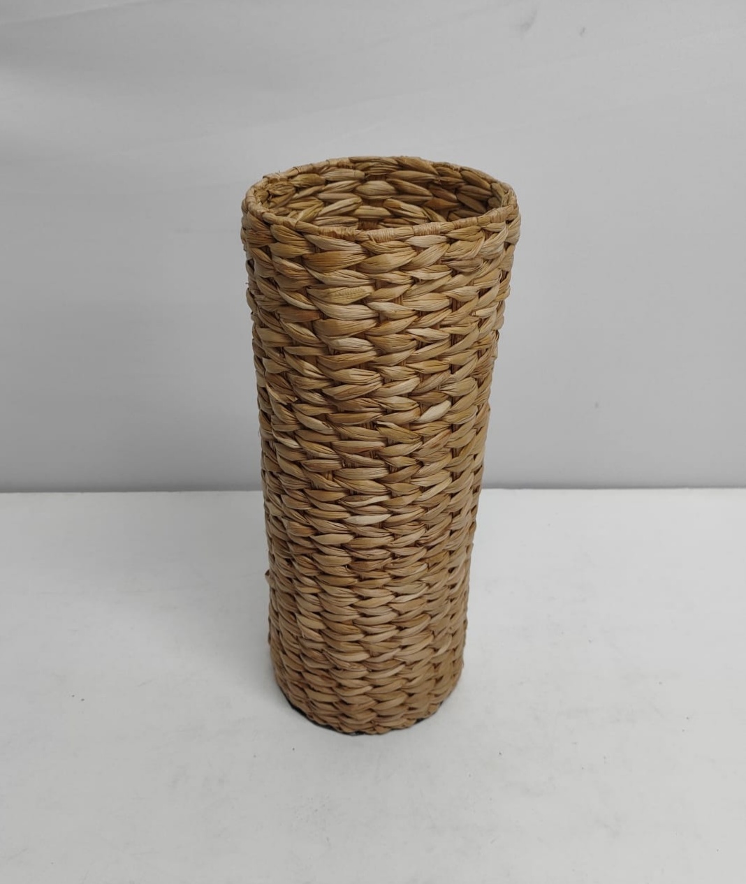 Vaso Longo de Palha G 40Cm Alt X 15Cm Diametro - BBFestasAluguel 