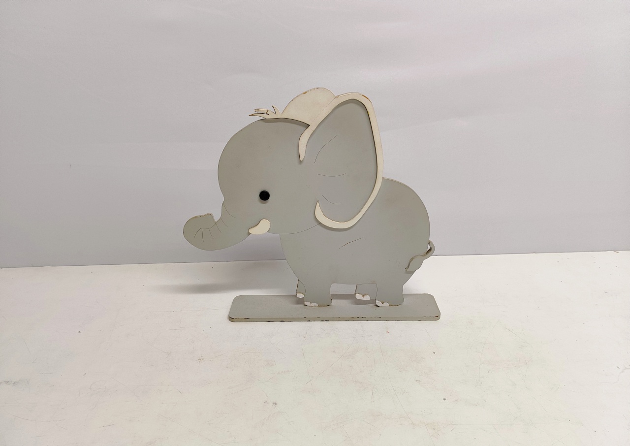 Totem Elefante Cinza 32Cm Alt X 30Cm Larg  - BB Festas Aluguel 