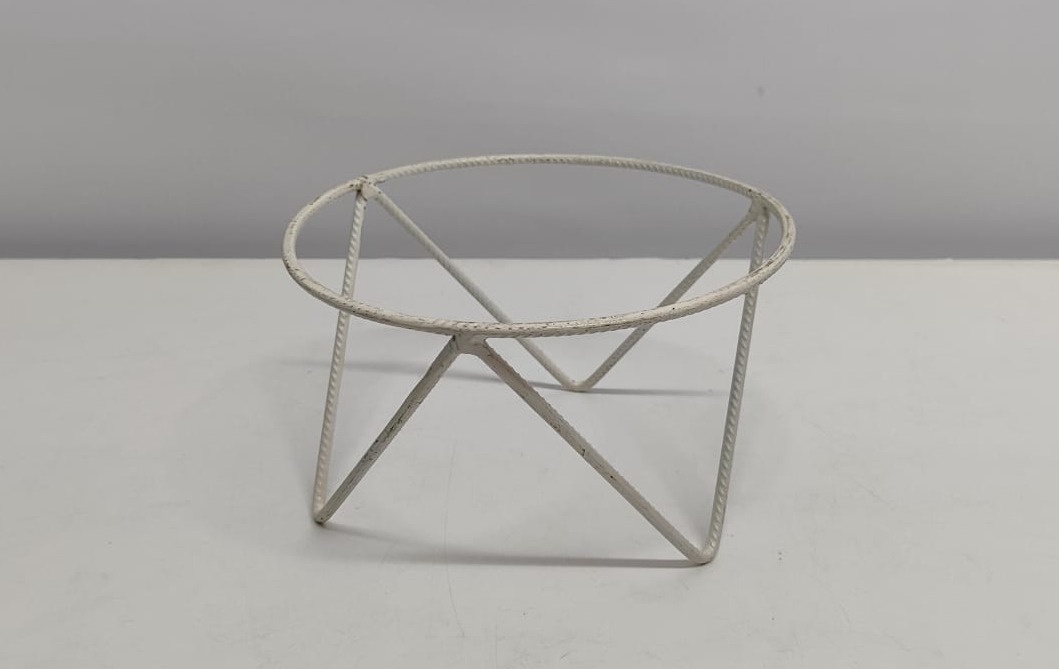 Suporte Tripé Branco Baixo Para Prato  20Cm Diametro - BB Festas Aluguel 