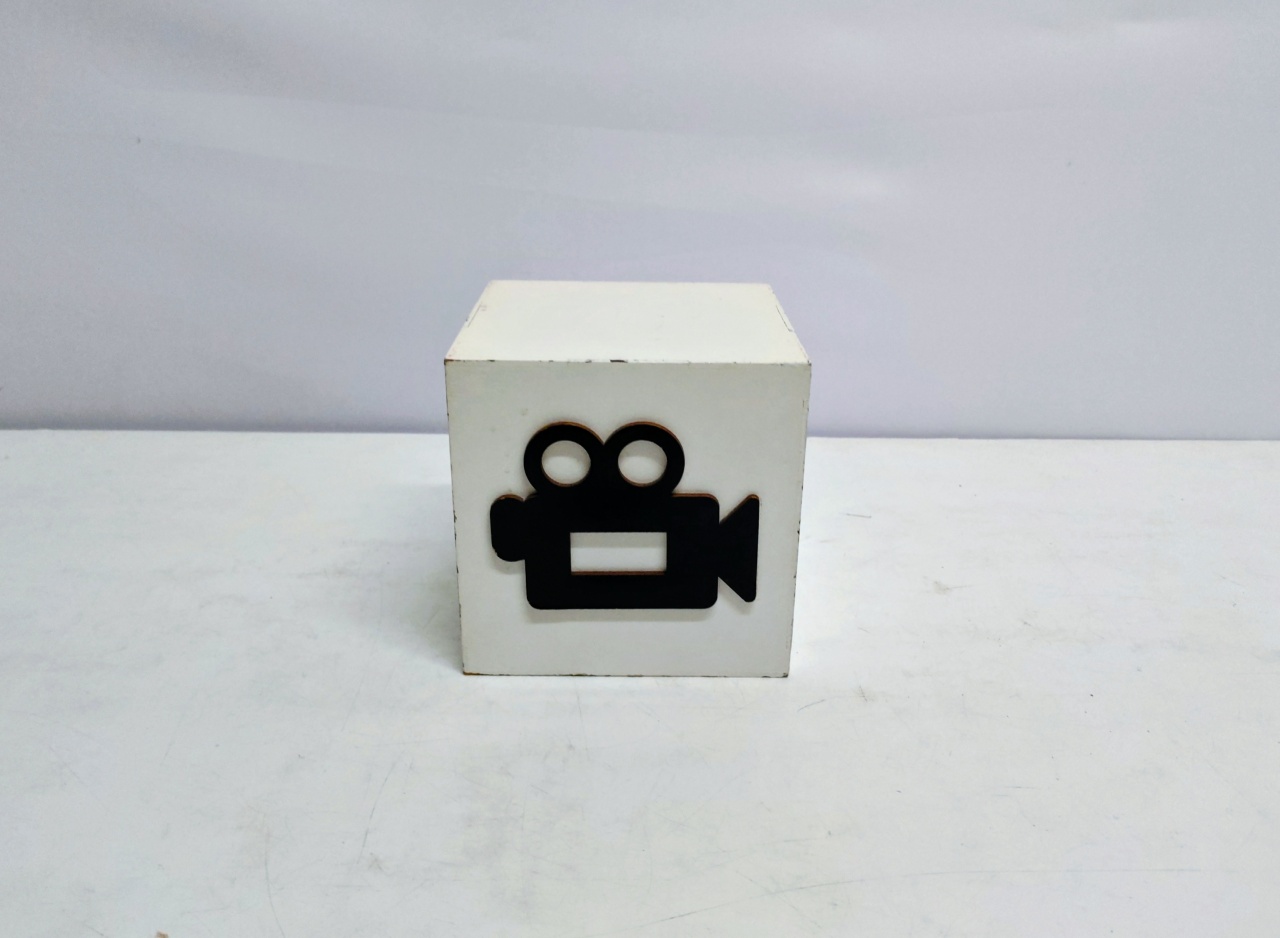 Cubo Filmagem 15Cm Alt X 15Cm X 15Cm - BB Festas Aluguel 