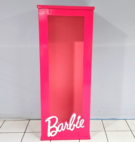 Caixa Barbie 1,60M Alt X 60Cm Larg X 50Cm Comp - BBFestasAluguel 
