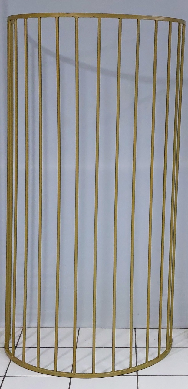  Estrutura Decorativa Telada Ferro Dourada 1,90M Alt X 1M Larg - BB Festas Aluguel 