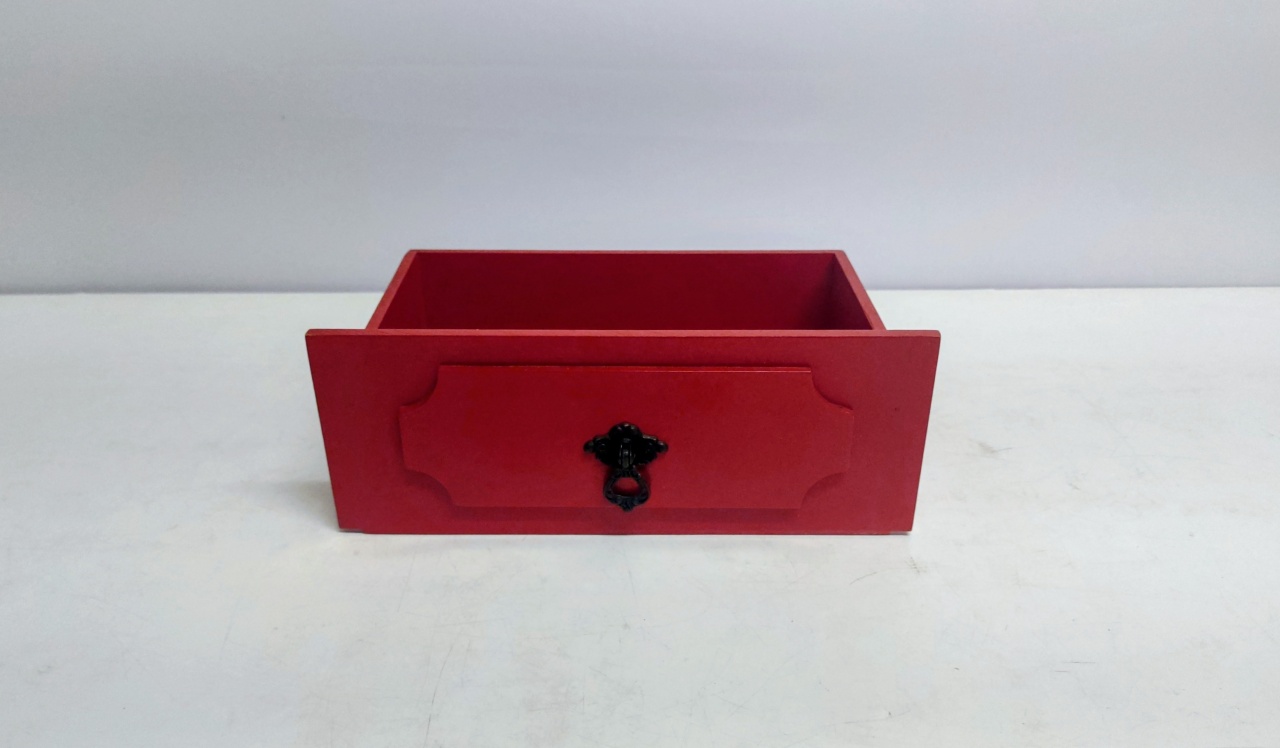 Mini Gaveteiro de Mdf Vermelho 10Cm Alt X 27Cm Larg X 17Cm Comp - BB Festas Aluguel 