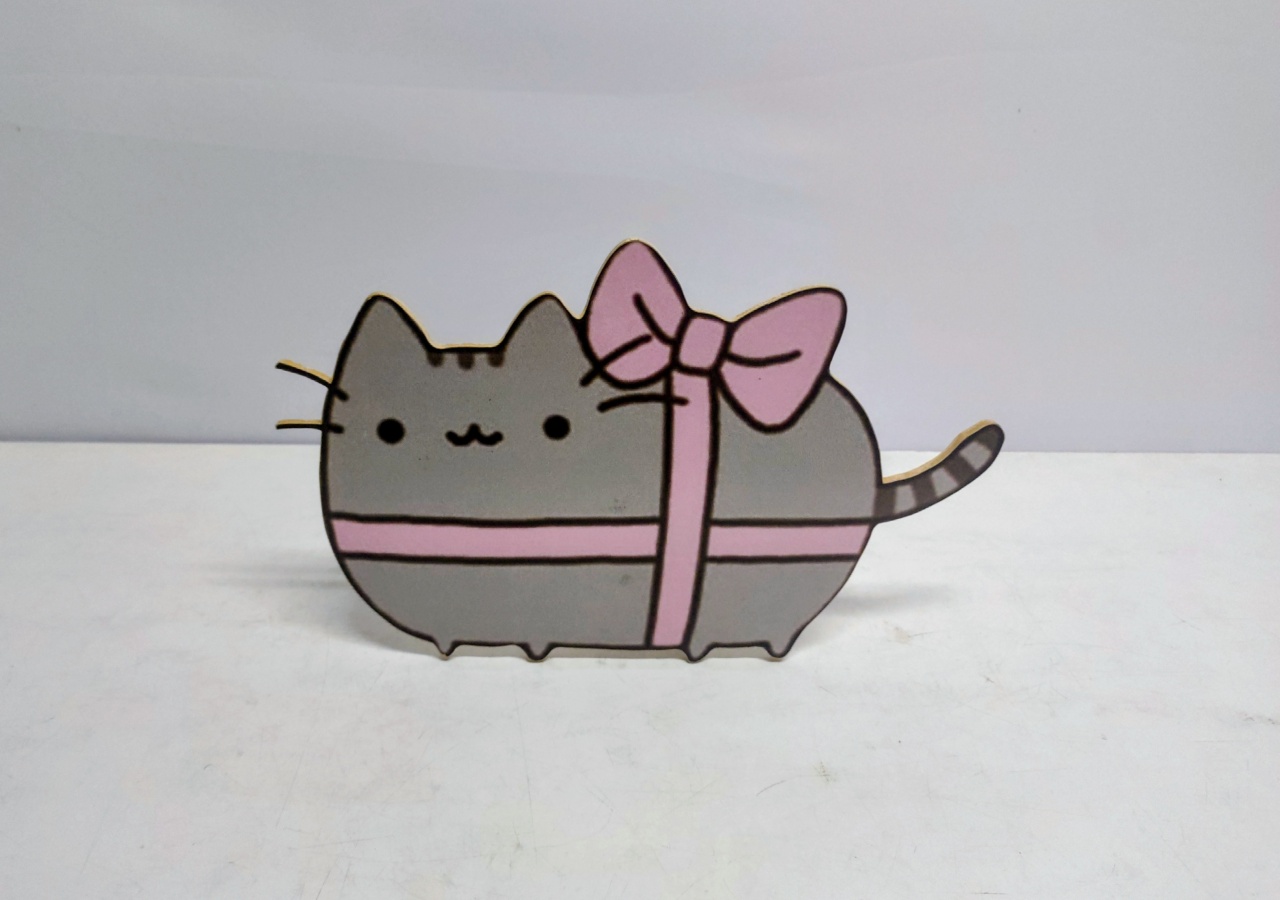 Totem Gato Com Laço Rosa 21Cm Alt X 34Cm Larg   - BB Festas Aluguel 