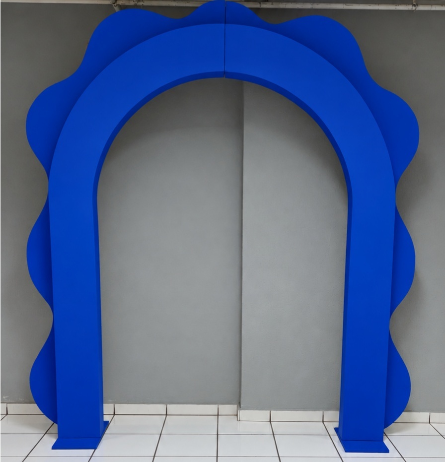 Painel Madeira Portal Ondulado Azul Royal 2,40Cm Alt X 2,20M Larg - BBFestasAluguel 