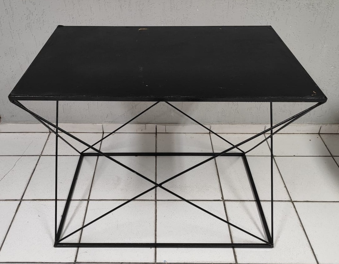Mesa G Preta de Ferro 3D 80Cm X 1M X 65Cm  - BB Festas Aluguel 
