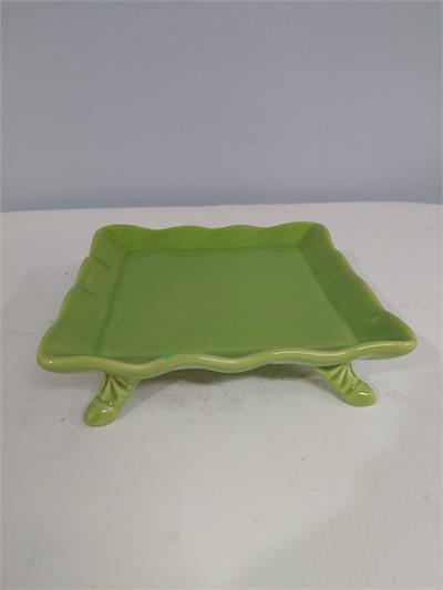 Bandeja Quadrada Babado Com Pé Verde Claro 6Cm Alt X 20Cm Diametro - BB Festas Aluguel 