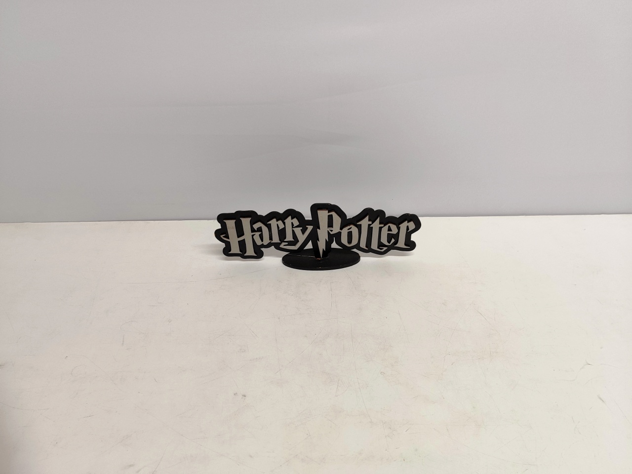 Totem Nome (Harry Potter) 11Cm Alt X 30Cm Larg - BB Festas Aluguel 