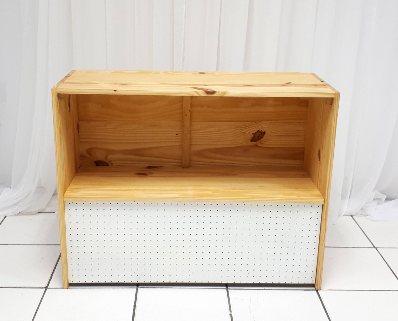 Balcão Rústico Vazado Com Poá  80Cm X 1M X 45Cm  - BB Festas Aluguel 