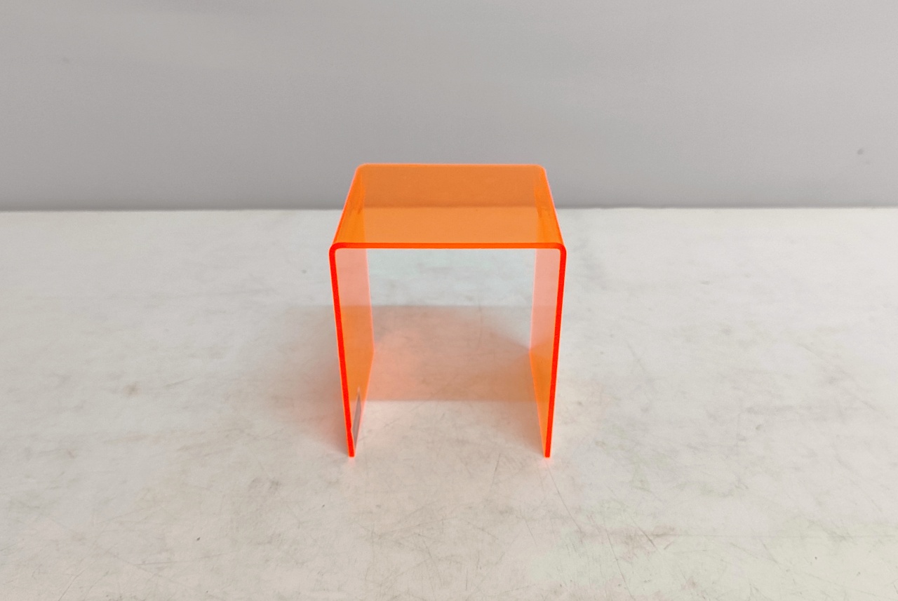 Suporte Acrílico Laranja Neon 12Cm Alt X 10Cm X 10Cm  - BB Festas Aluguel 