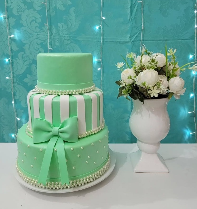 Bolo Verde Clean - lucia mendonça decoraçoes