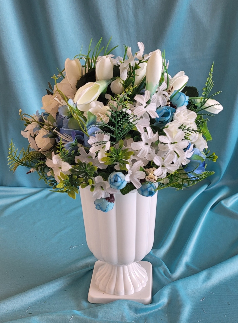 Arranjo Azul/ Branco Pp - lucia mendonça decoraçoes