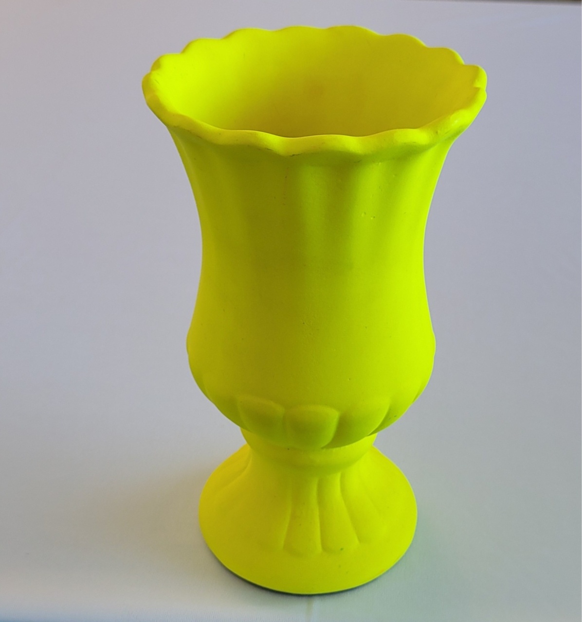 Vaso Amarelo Neon - lucia mendonça decoraçoes