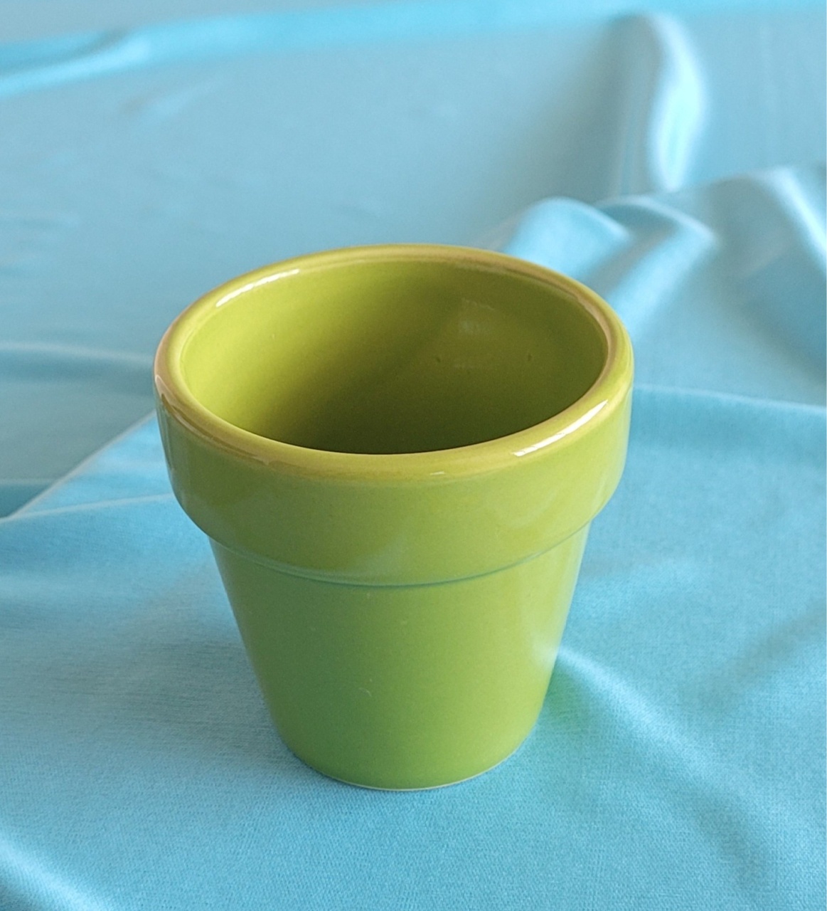 Vaso Louça Pp - Verde Abacate - lucia mendonça decoraçoes