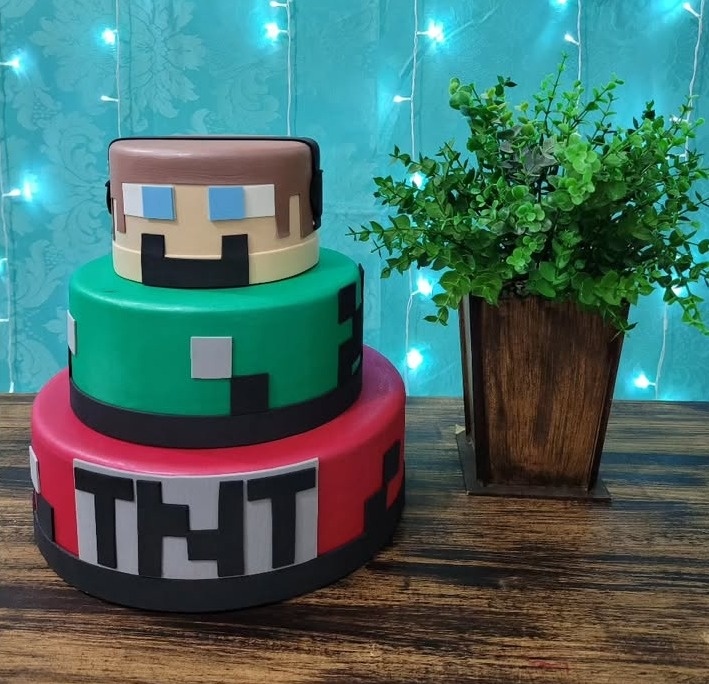 Bolo Minecraft - lucia mendonça decoraçoes