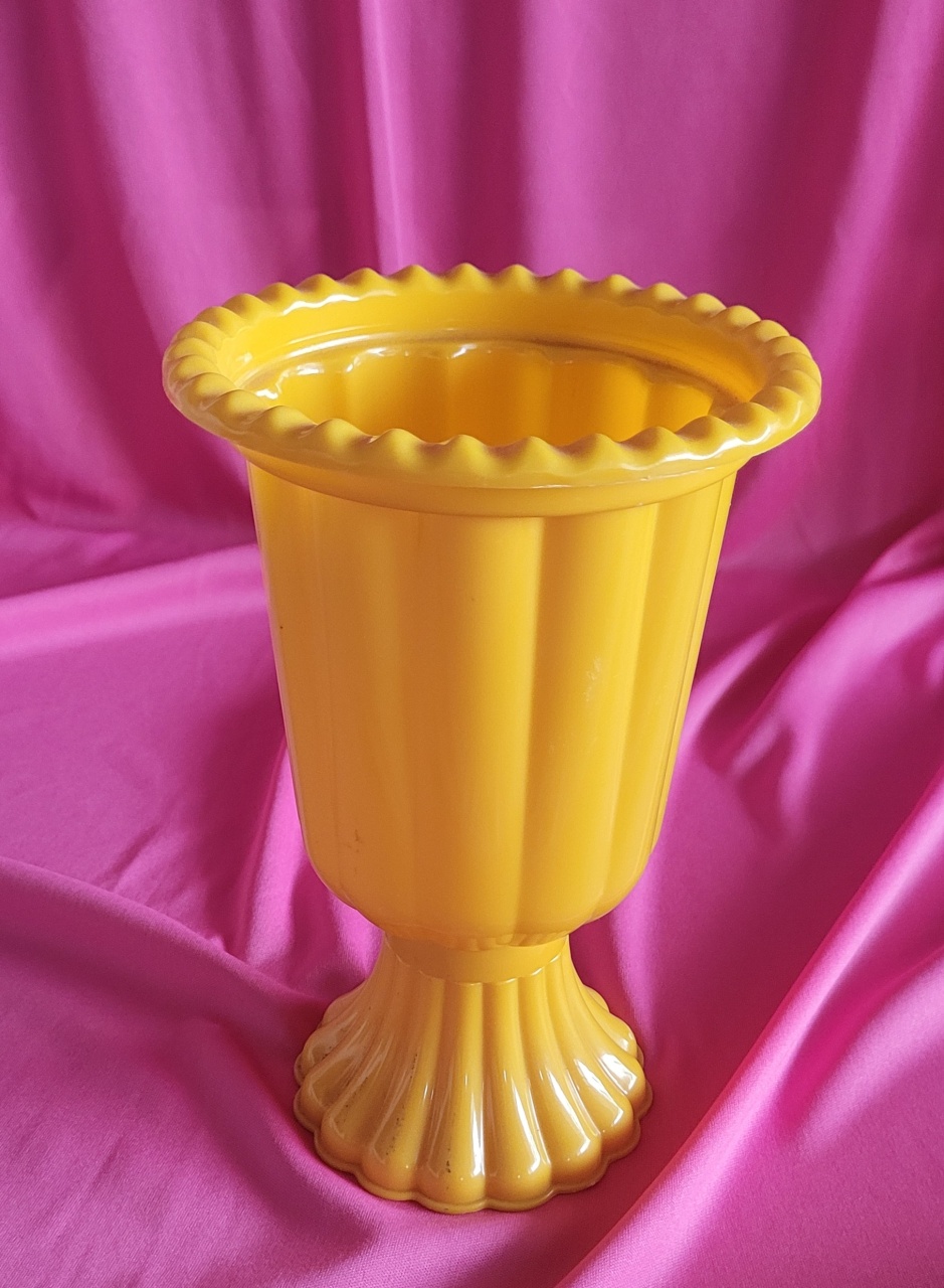 Vaso Amarelo P - lucia mendonça decoraçoes