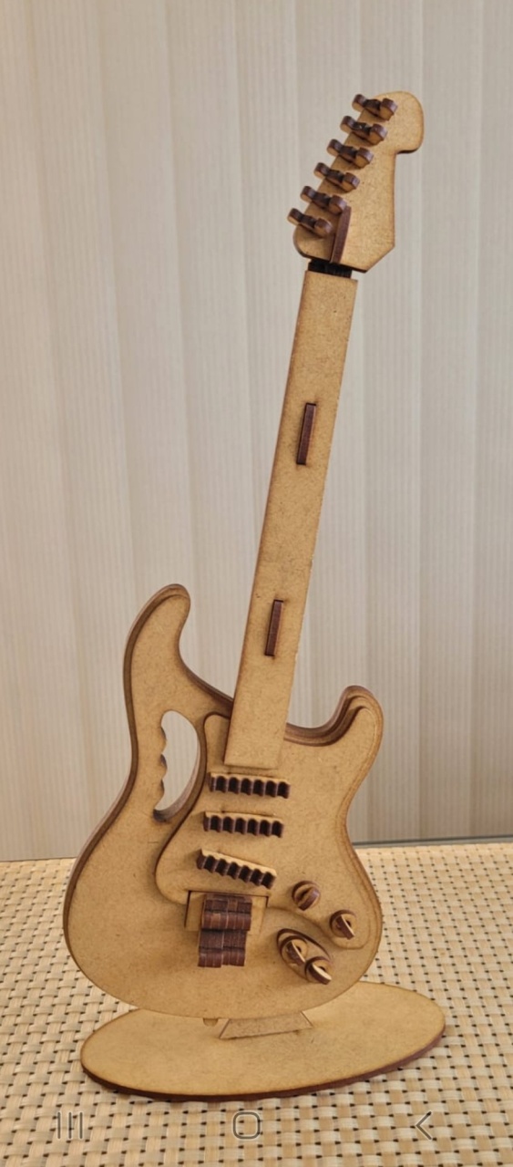 Guitarra - lucia mendonça decoraçoes