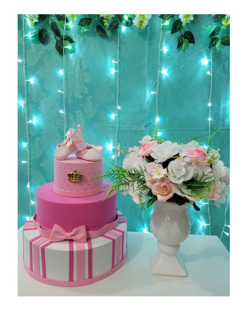 Bolo  Chá de Bebê Rosa. - lucia mendonça decoraçoes