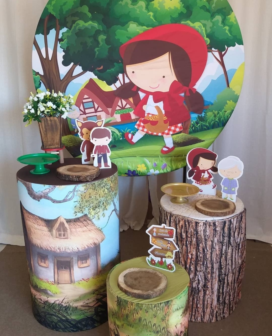 Chapéuzinho Vermelho  - lucia mendonça decoraçoes