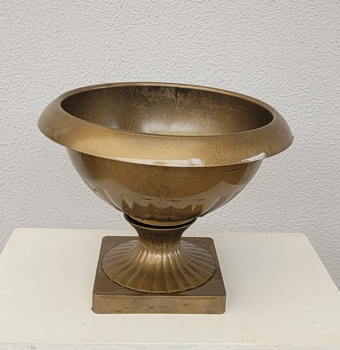 Vaso Dourado M - lucia mendonça decoraçoes