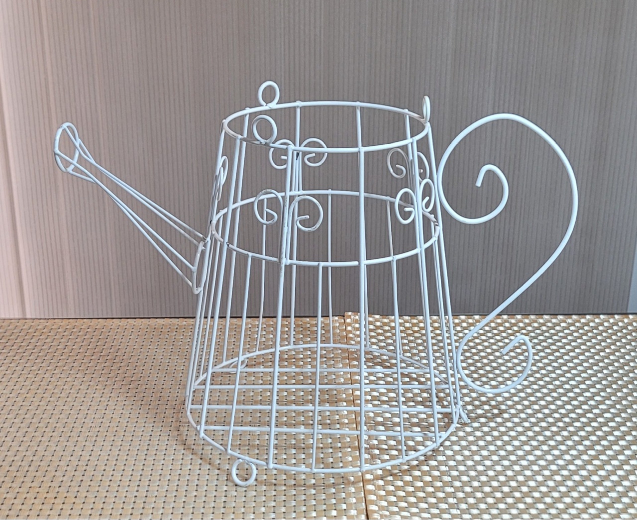 Regador Branco - lucia mendonça decoraçoes