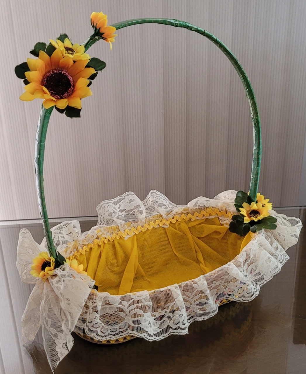 Cesta Renda Amarela - M - lucia mendonça decoraçoes
