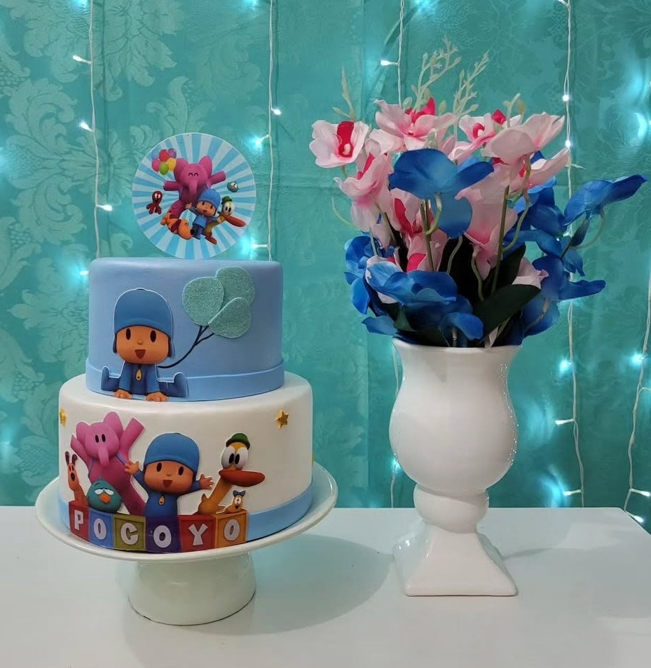 Bolo Pocoyo - lucia mendonça decoraçoes
