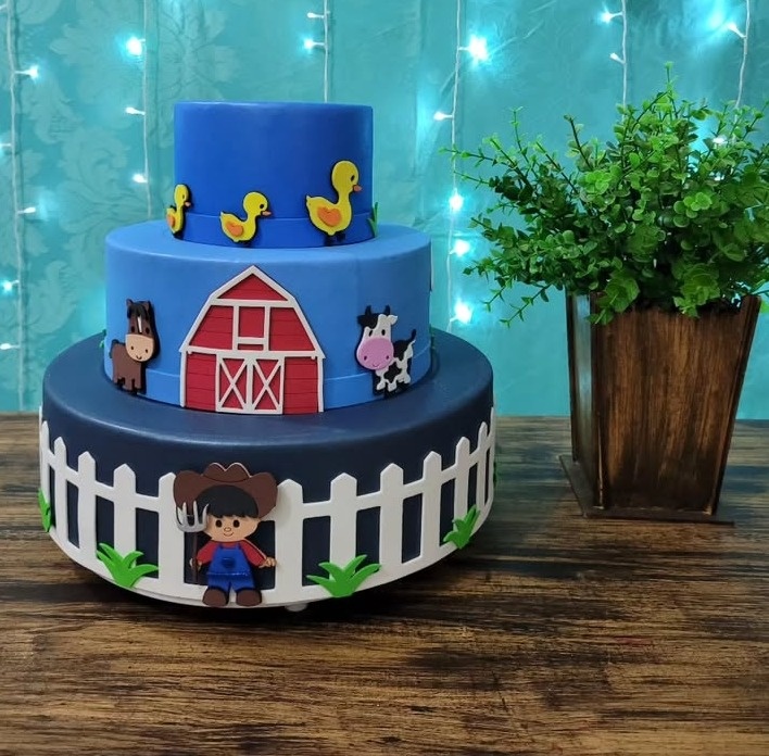 Bolo Fazendinha - lucia mendonça decoraçoes