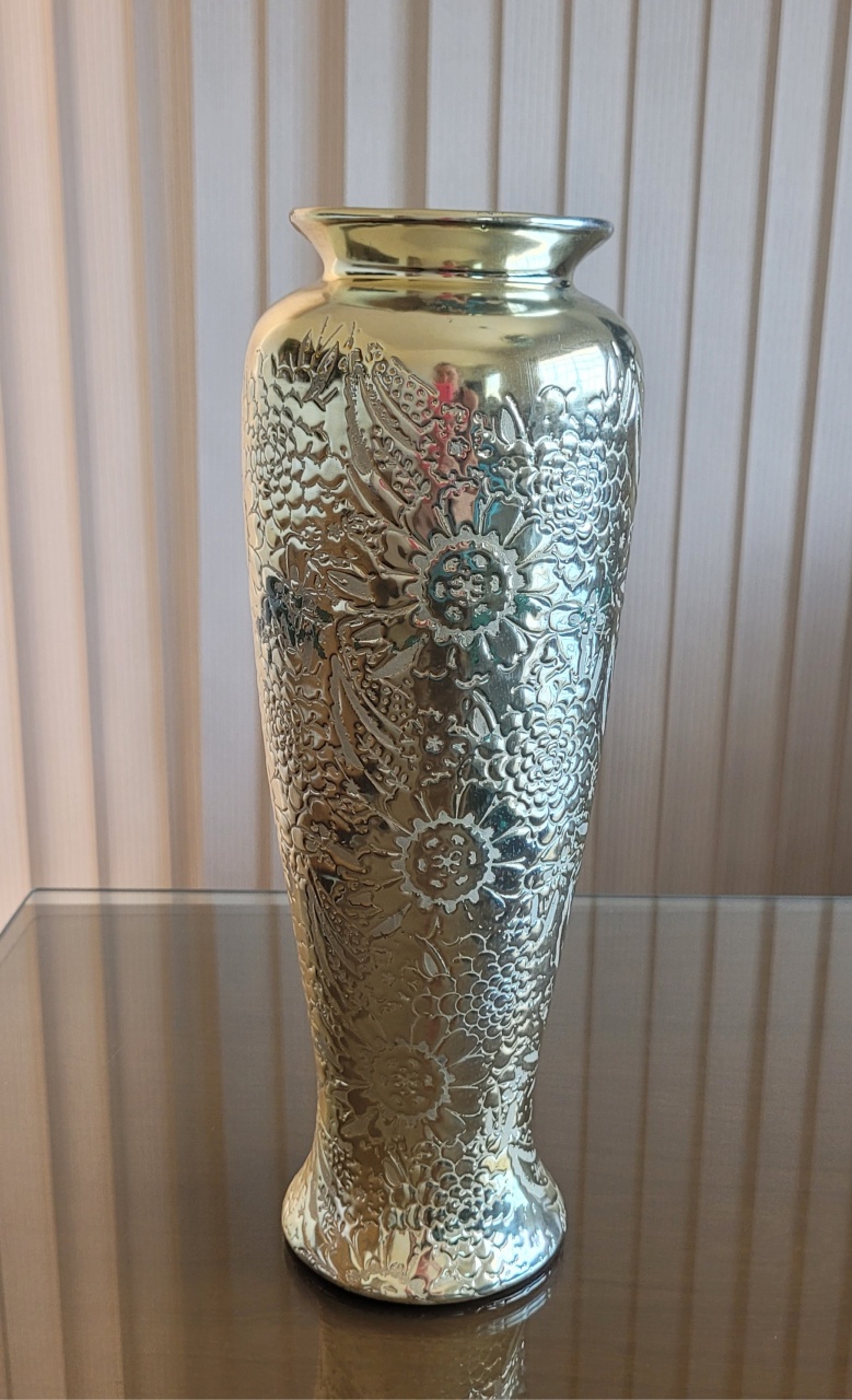 Vaso Dourado - lucia mendonça decoraçoes