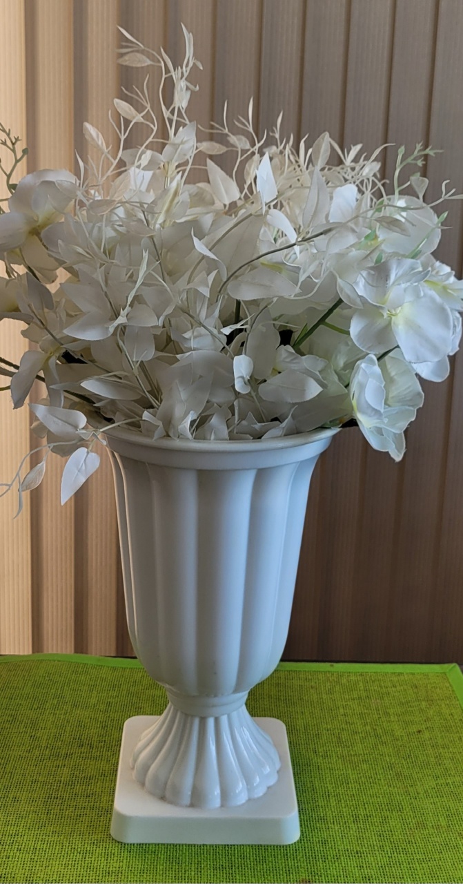 Arranjo Hastes Brancas - lucia mendonça decoraçoes
