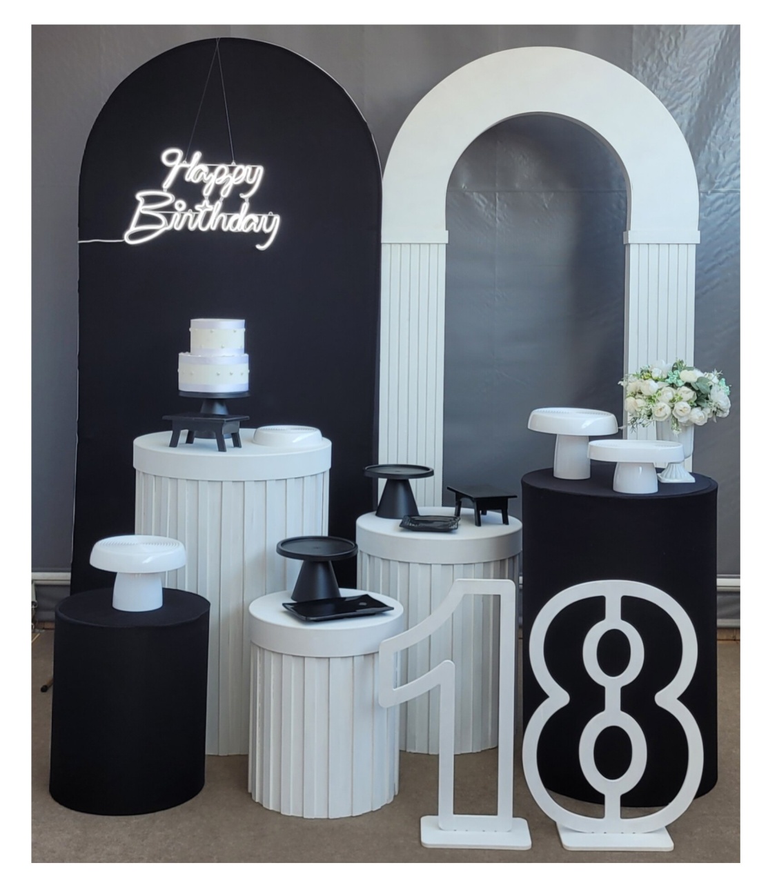 Branco/ Preto Portal - lucia mendonça decoraçoes