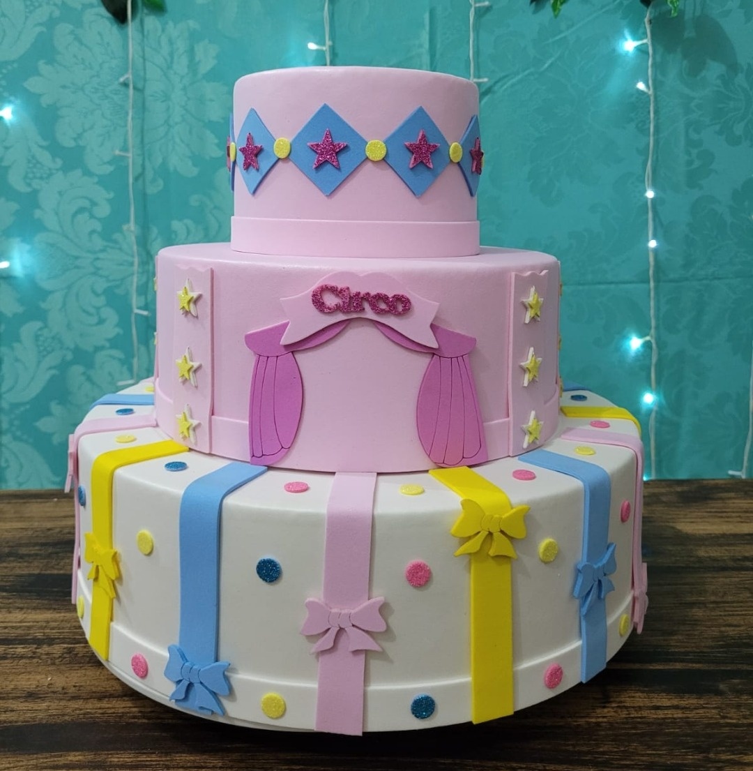 Bolo  Circo Rosa  - lucia mendonça decoraçoes