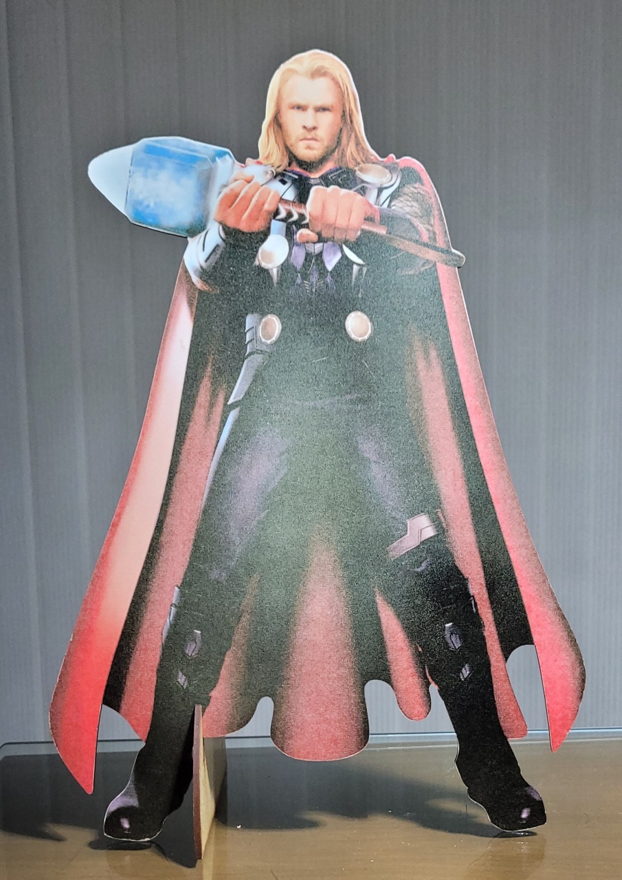 Thor - Vingadores  - lucia mendonça decoraçoes