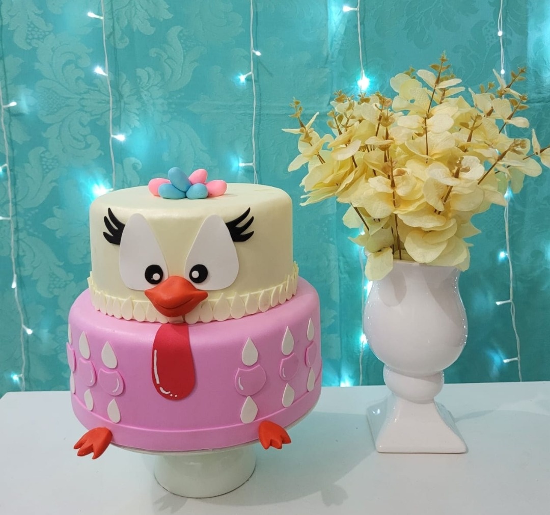 Bolo  Galinha Pintadinha Rosa - lucia mendonça decoraçoes