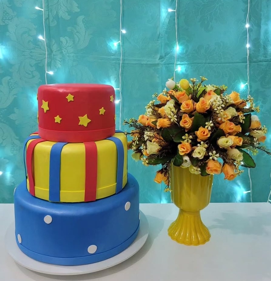 Bolo Pica Pau - lucia mendonça decoraçoes