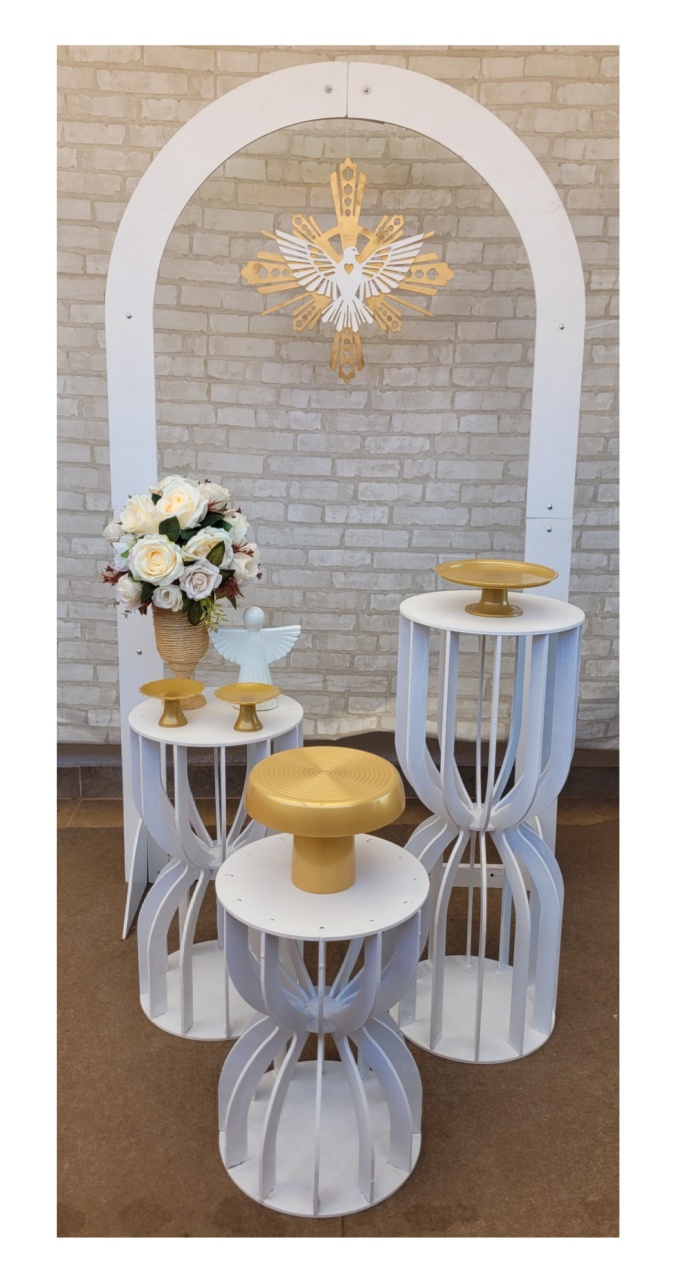 Batizado Arco Romano - lucia mendonça decoraçoes