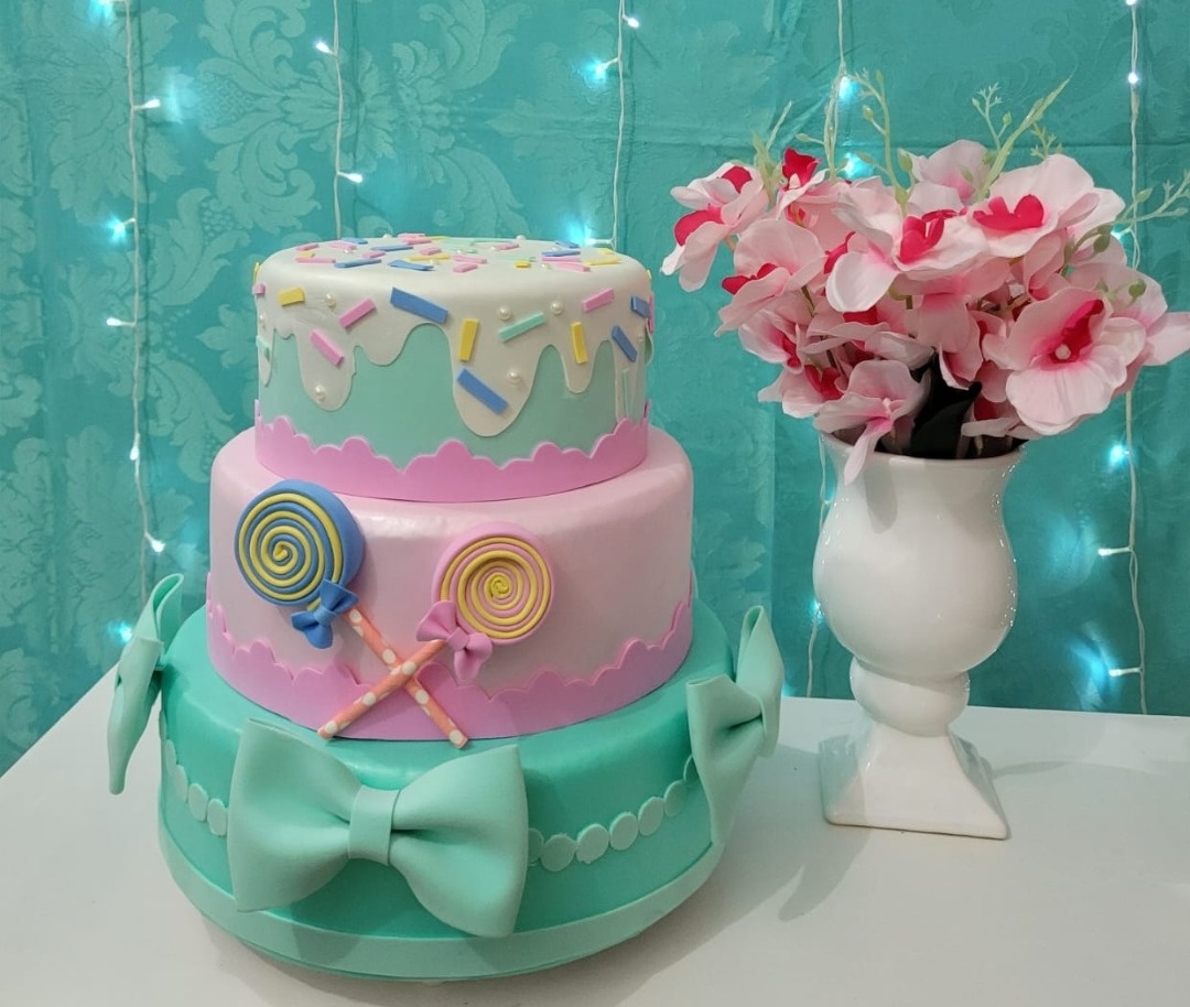 Bolo Confeitaria  - lucia mendonça decoraçoes