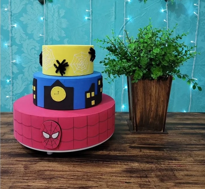 Bolo Homem Aranha  - lucia mendonça decoraçoes