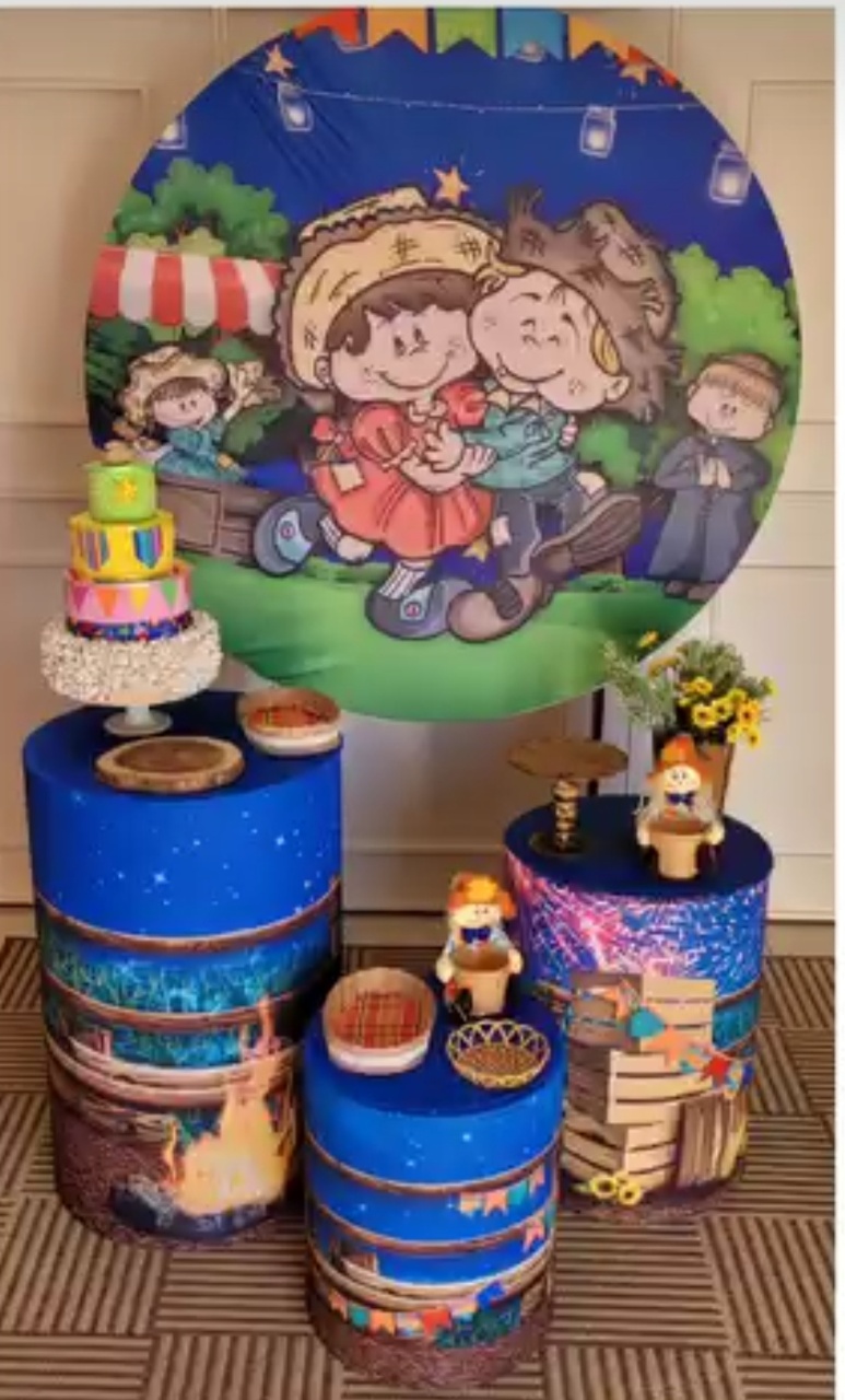 Festa Junina- Casal Caipira - lucia mendonça decoraçoes