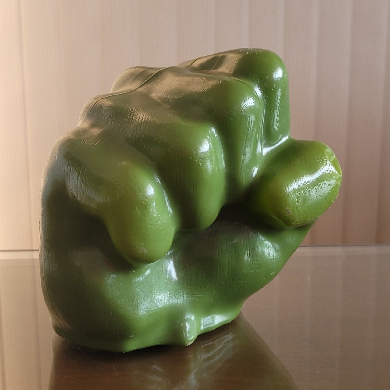 Mão Do Hulk - lucia mendonça decoraçoes