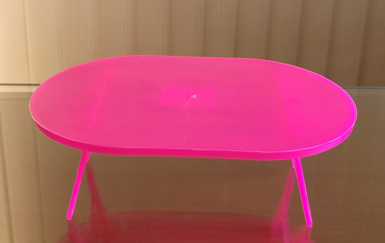Mesinha - Rosa Chiclete  - lucia mendonça decoraçoes