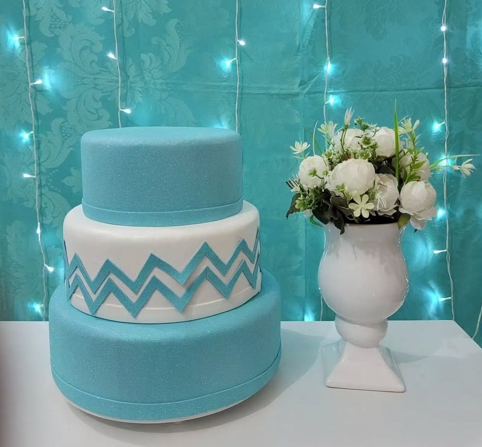 Bolo Azul Glitter - lucia mendonça decoraçoes