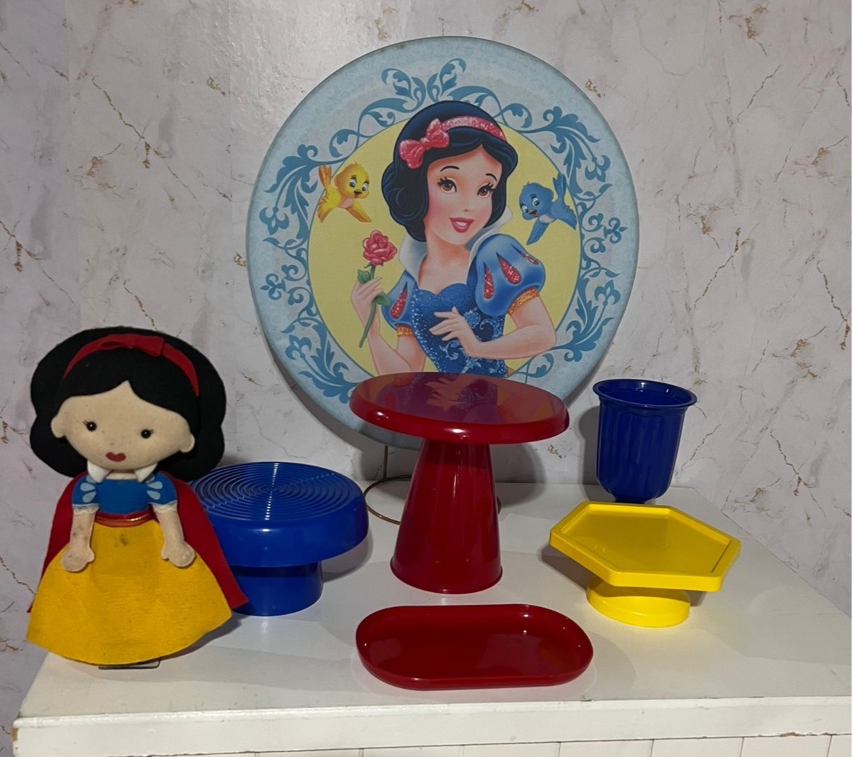 Festa Na Mesa Branca de Neve - Brenda silva nascimento 