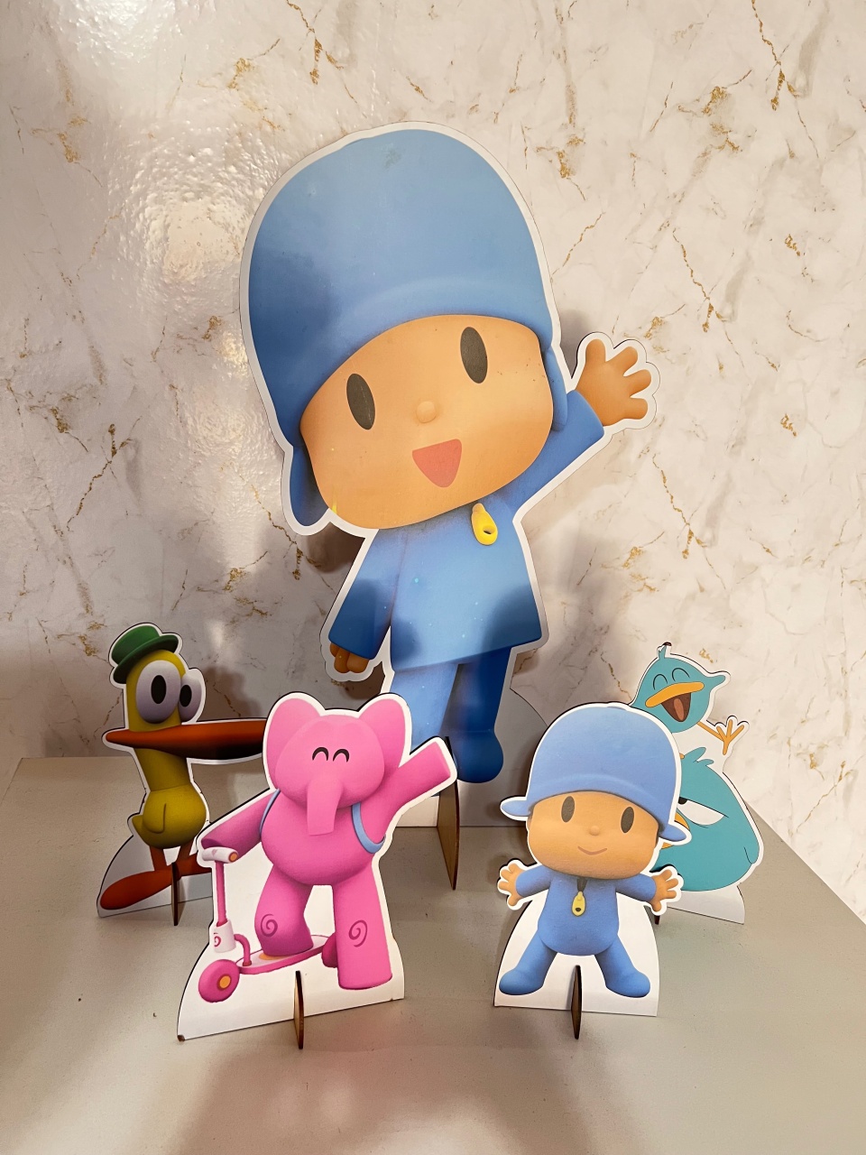 Kit Display Pocoyo - Brenda silva nascimento 