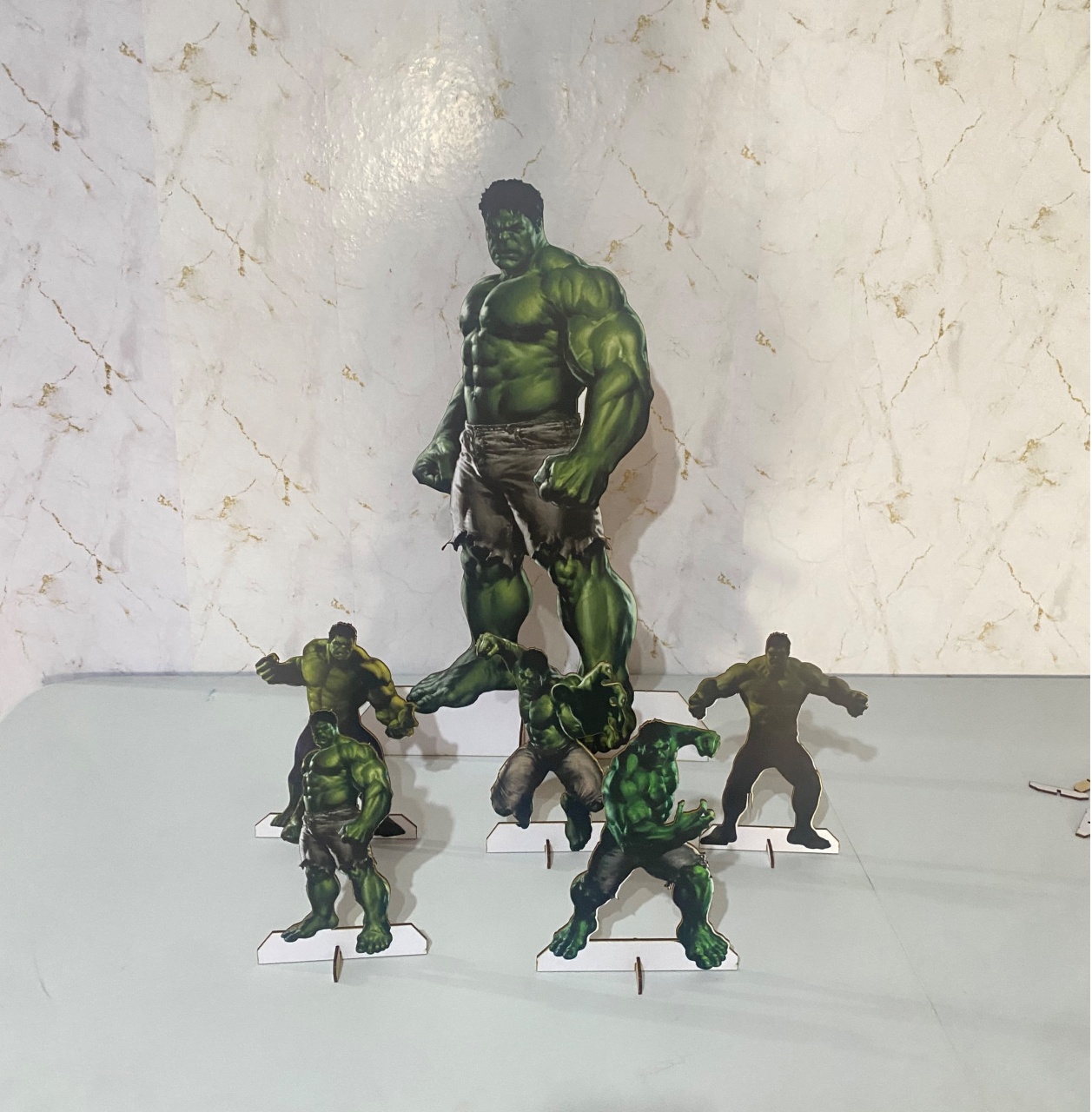 Kit Display Hulk - Brenda silva nascimento 
