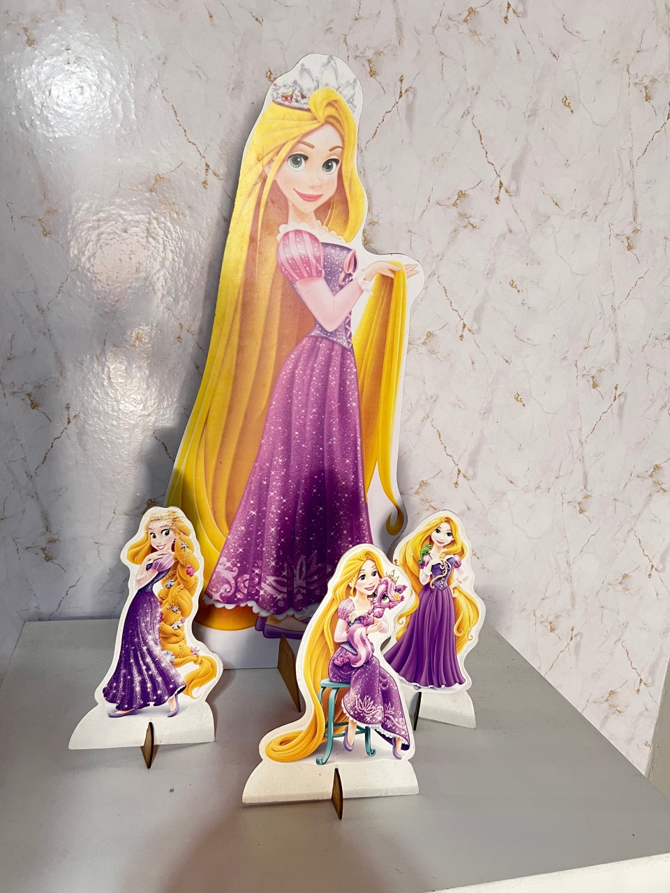 Kit Display Rapunzel - Brenda silva nascimento 